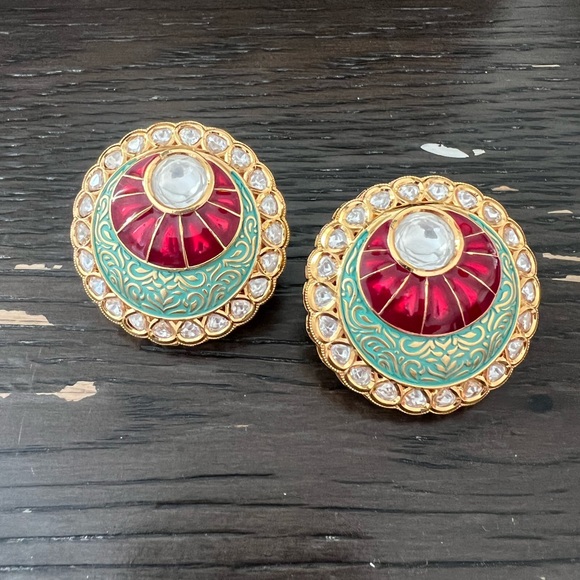 Kundan oversized studs excellent quality - Picture 6 of 7